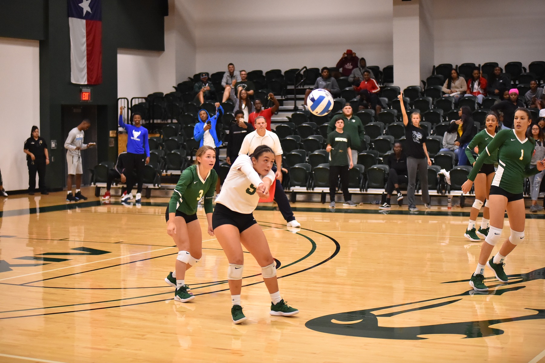 Fillies Fall Short Against 6th&nbsp;Ranked Navarro Bulldogs